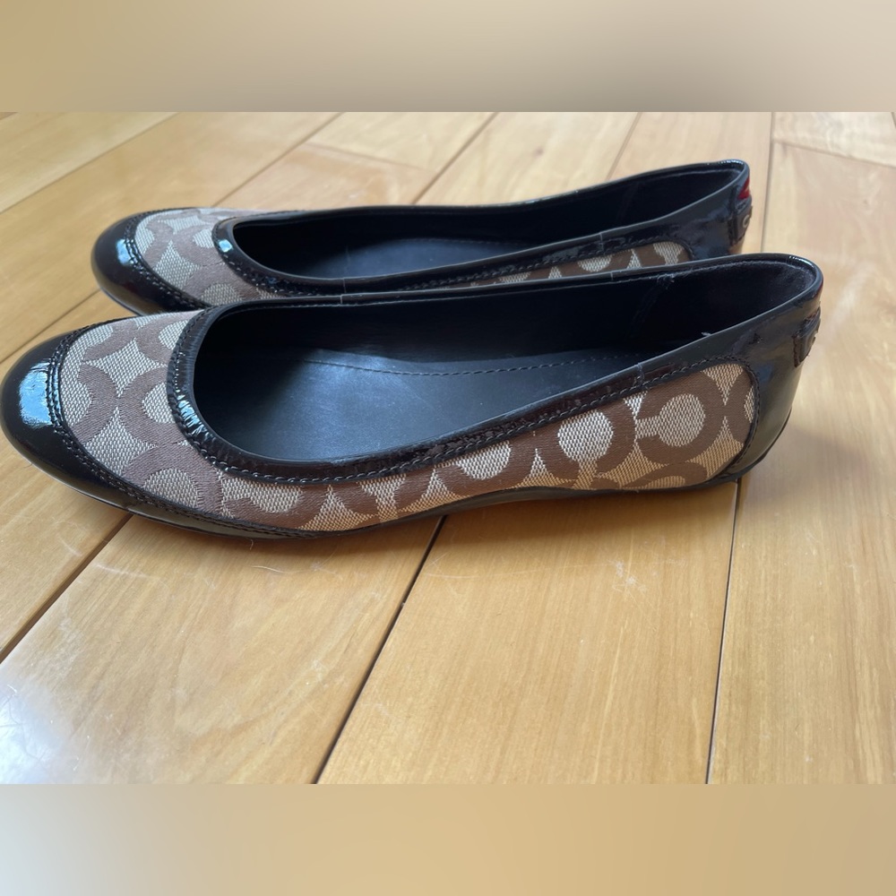 VGUC Brown Coach Signature Flats with rubber soles - Size 7.5 - Picture 4 of 5